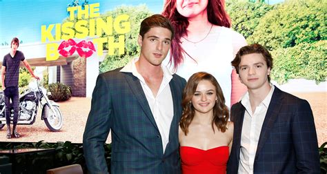 Watch the kissing booth 2 (2020) : The Kissing Booth's Joey King and Jacob Elordi kiss at new ...