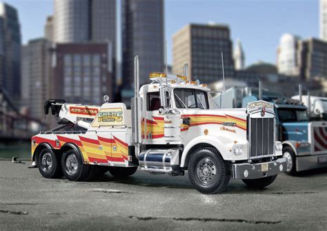 Revell Kenworth W900 Wrecker