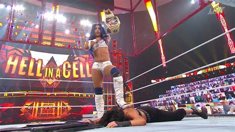 New Smackdown Womens Champion Crowned At Wwe Hell In A Cell