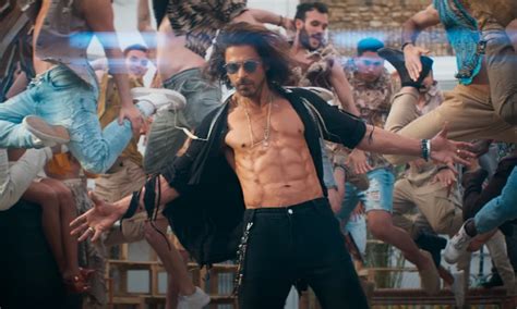Shah Rukh Khan On Flaunting Abs In Jhoome Jo Pathaan Its Scary Dont Know If I Will Be Able