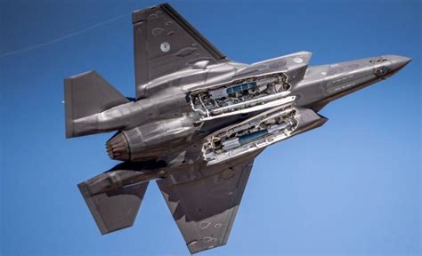 rnlaf 322 and 323sq earmarked to fly f 35 f 35 units