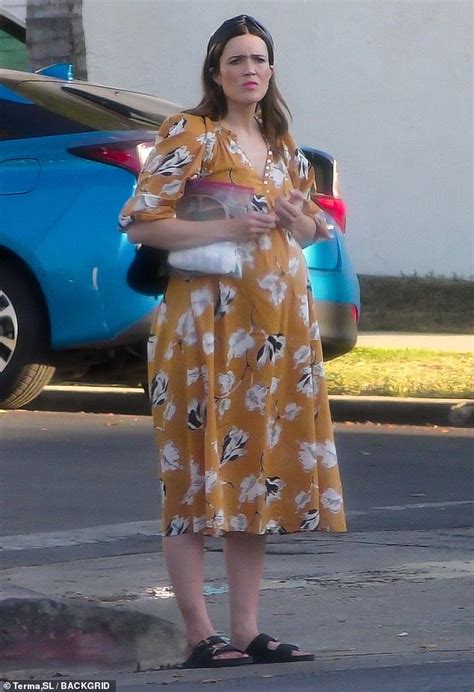 Monday 3 October 2022 02 06 Pm Pregnant Mandy Moore Cuts A Chic Figure In Floral Dress While