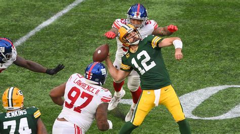 Giants Spoil Packers International Debut With 27 22 Win Abc7 New York