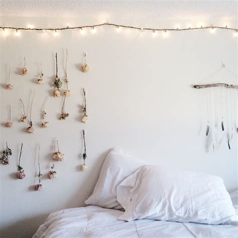 The most common dried flower wall hangings material is paper. DIY Ombre Dried Flower Wall | Juliette Laura