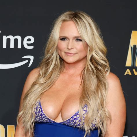 Miranda Lambert Flaunts Toned Legs In Leather Mini Skirt For Huge Announcement And Fans Can T