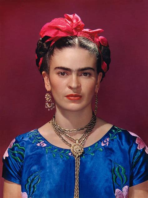 Review Capturing Frida Kahlo Through A Series Of Portraits The New