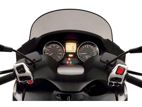 The piaggio mp3 lt 400 model is a scooter bike manufactured by piaggio. Ficha técnica de la Piaggio MP3 400 2006 - Masmoto.es