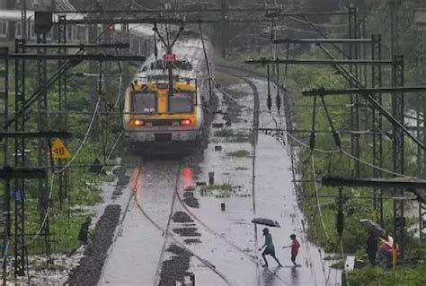 Mumbai Commuters Face Inconvenience As Heavy Rains Lead To