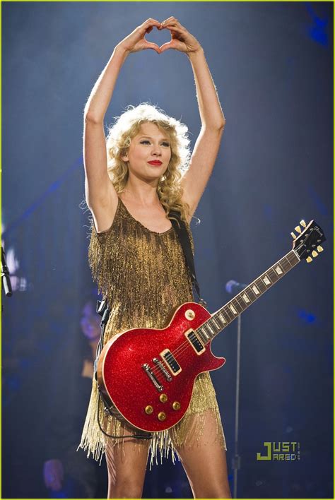 Full Sized Photo Of Taylor Swift Newark Concert 15 Photo 2562266