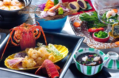Are you wondering how to create a 1930s dinner party menu? EAT: Love for Lobster at China World Summit Wing, New Menu ...