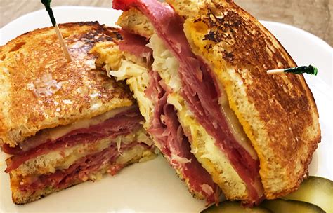 These are all great for when you need to. Delicious Orchards » Corned Beef Reuben Double Decker Sandwich