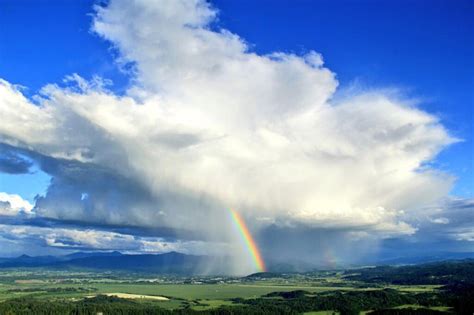 Picture Of The Day Rainbow Storm Cloud Twistedsifter