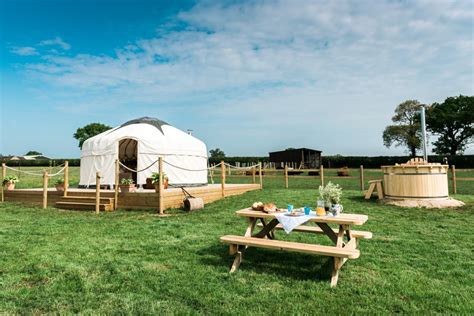12 Months Of Glamping Month By Month Guide Quality Unearthed