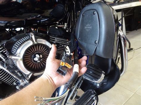 HD Saddlebag Speaker Lids with the Boom Speaker Kit