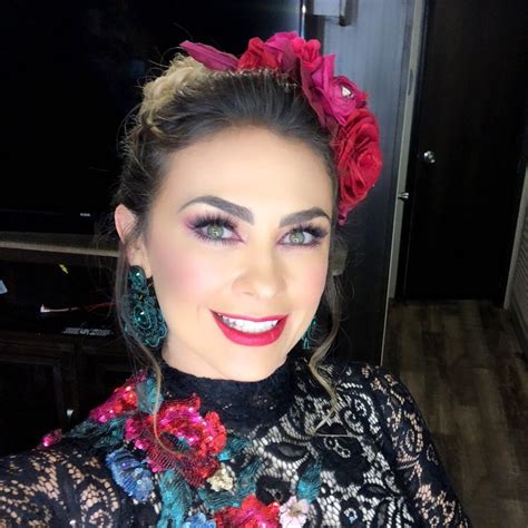 Como ya había trascendido, la ex esposa y madre de los. ¡Aracely Arámbula estrena guapísimo novio! - EstiloDF