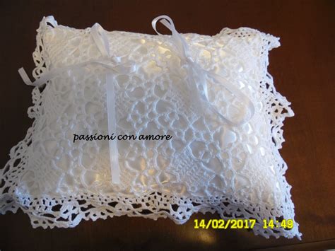 Questo cuscino portafedi può essere un' idea originale per rendere ancora più speciale il vostro matrimonio ma può essere anche utilizzato come. cuscino portafedi all'uncinetto - Feste - Matrimonio - di ...