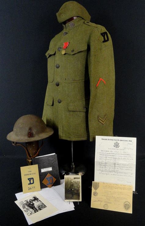 Named Wwi 103rd Field Artillery 26th Yankee Division Tunic And Helmet