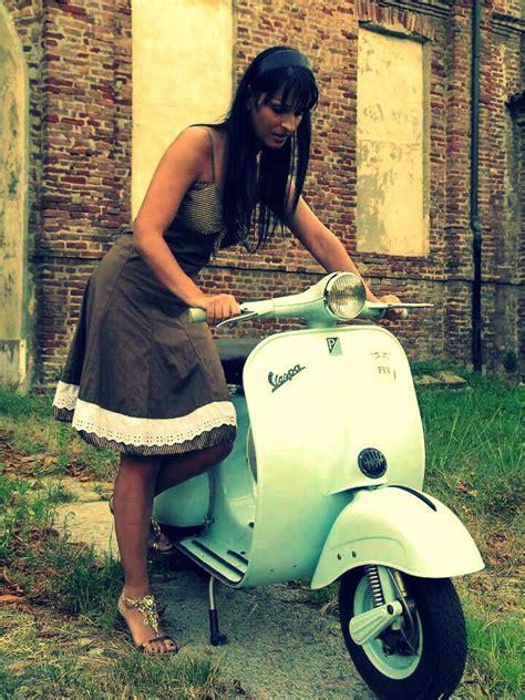 Pin By Allesandro Fiorini On Mods Vespa Girl Scooter Girl Vespa Vintage