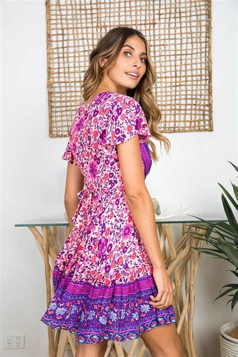 floral summer dress with v neck and short sleeve