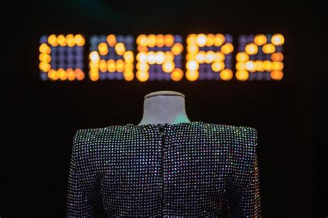 Stream tracks and playlists from enrico ruggeri on your desktop or mobile device. Raffaella Carrà, icona in mostra - MFFashion.com