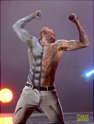 My Fabe Music Music Hunk Chris Brown S Latest Shirtless Pics
