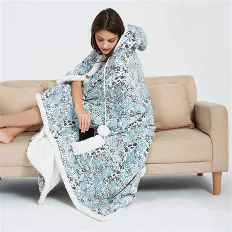 Top 10 Best Hooded Blankets In 2020 Reviews Buyers Guide Hooded