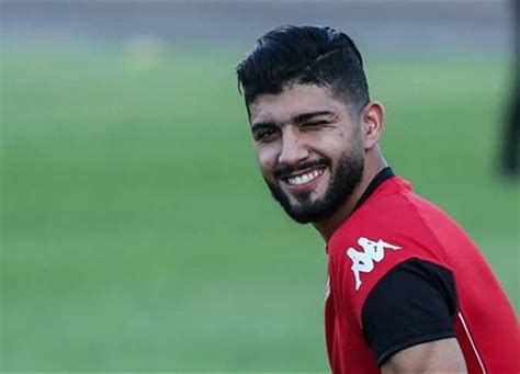 إنتقد مدير الكرة الأسبق بنادي الزمالك أحمد عبد الحليم، ، عقب المباراة الأخيرة لنادي الزمالك عبر القناة التلفزية للفريق: عاجل .. فرجاني ساسي يعلن توقيعه لناديه الجديد في يونيو ...