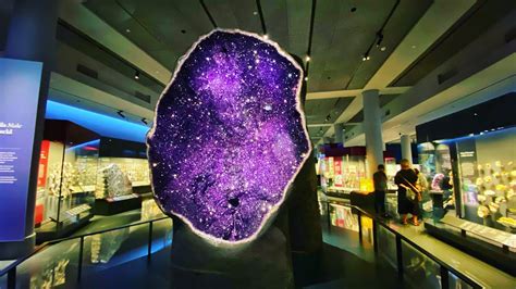 Exploring Hall Of Gems And Mineral At American Museum Of Natural