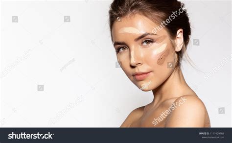 Portrait Engaging babe Woman Cosmetic Tonal 스톡 사진 Shutterstock