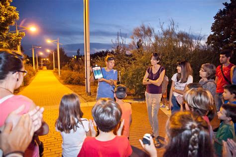 Los niños de Leganés se divierten en la Noche de los murciélagos jornada que mostró el