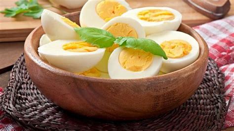 البيضة المسلوقة كم سعرة حرارية