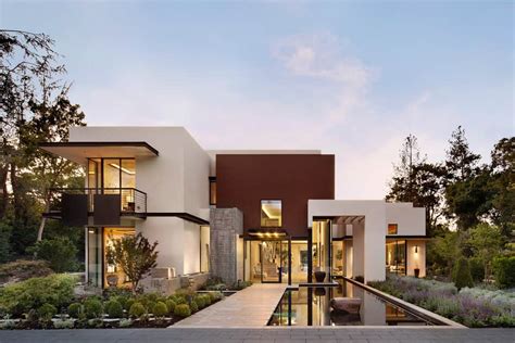Fascinating Modern Property In California Boasts Luxury Amenities