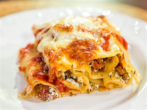 Beef And Ricotta Lasagna Rolls So Delicious