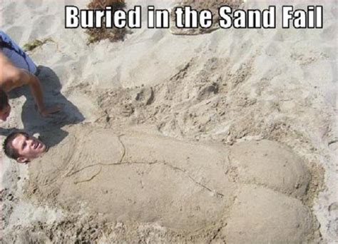 20 Of The Most Awkward Beach Moments Ever Captured Awkward Moments