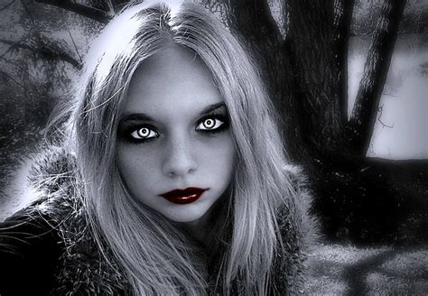 Scary Girl Wallpapers