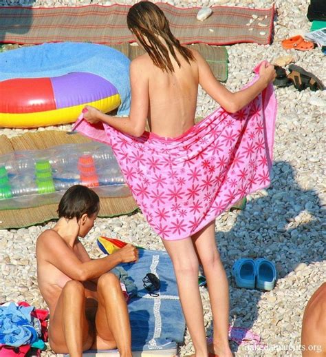 La Fille Et La M Re Poilues Poils Sur La Plage Plaisir