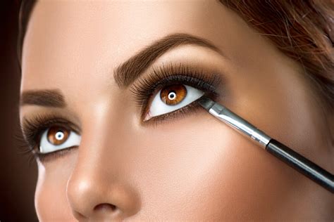 How To Make Eyes Look Bigger With Makeup Step By Saubhaya Makeup
