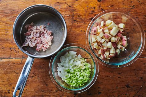 If you are a clam super fan, go ahead and add in an extra can! How to Make Easy New England Clam Chowder | Kitchn
