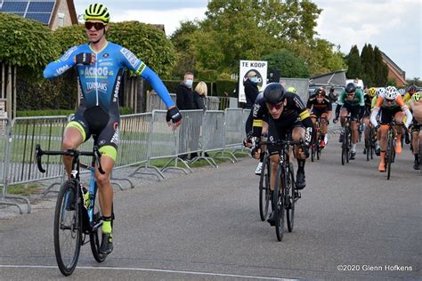 Akhirnya tes yang dinantikan datang juga. Stijn Siemons wint in Alken | cyclingsite.be