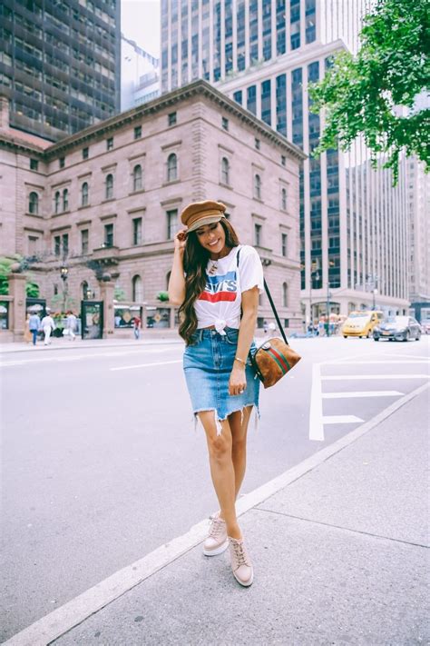 Nyc Tourist Ootd How To Stylishly Style A Tee Spring Nyc Outfit