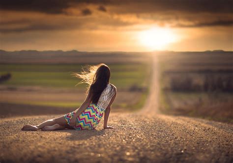 Fondos De Pantalla Luz De Sol Mujeres Al Aire Libre Mujer Puesta De Sol Mar Arena Morena