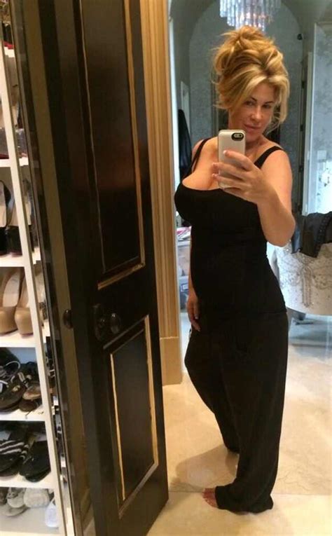 Kim Zolciak S Slim Post Baby Body Back To A Size Just Days After