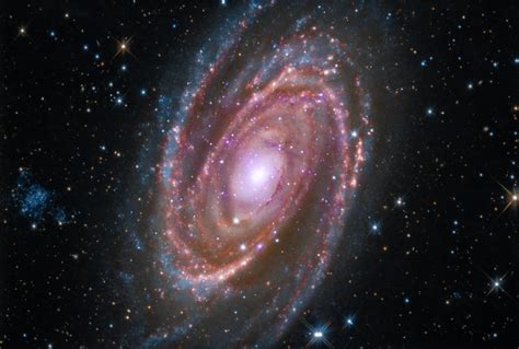 Spiral Galaxy M81 Nasa Chandra 042314 M81 Is A Spira Flickr