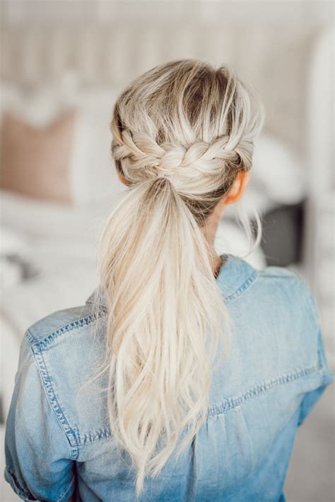 Simple, yet lovely pony with bangs. PONYTAIL hairstyles for Spring and Summer!!