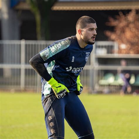 C defenders on loan 2. E konfirmon trajneri i Willem II: Aro Muric është portieri ...