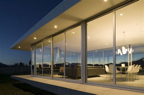 Modern Glass House In New Zealand Homedezen