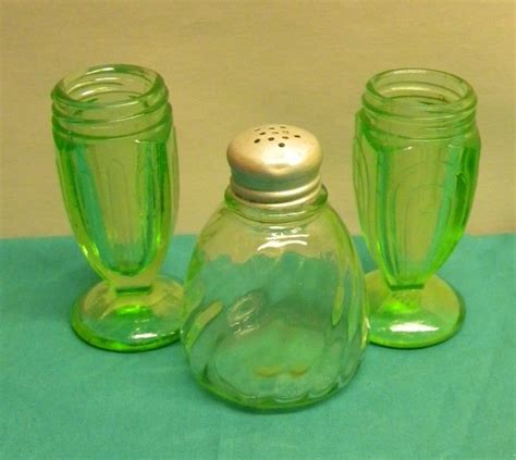 3 Green Depression Glass Salt Pepper Shakers Swirl Hazel Atlas Paper