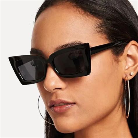 2019 Small Square Sunglasses Women Vintage Fashion Rectangular Frame Black Red Sun Glasses Retro