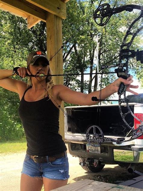 Pin By Roper Smith On Archery Girls Bow Hunting Women Hunting Women
