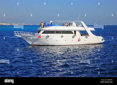Red Sea Boat Motor Hi Res Stock Photography And Images Alamy